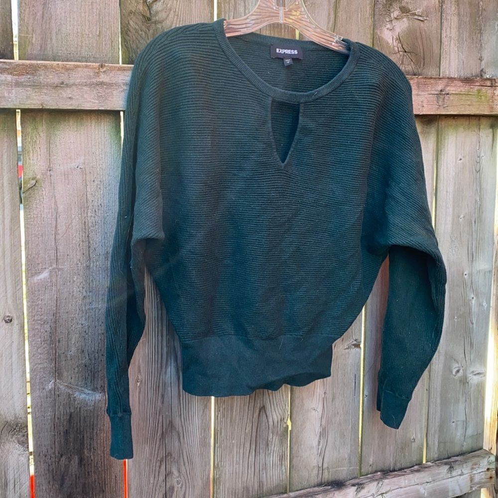 Express green keyhole top sz. S